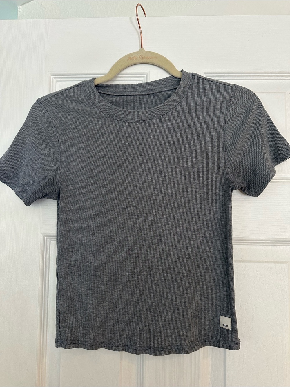 Women’s vuori Classic Crewneck T-Shirt - Charcoal Gray